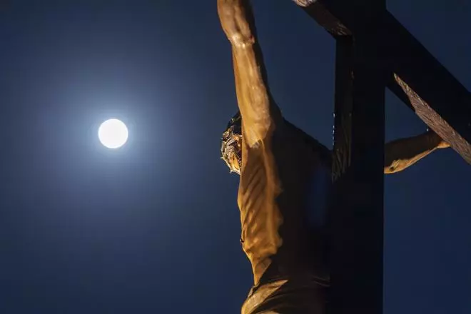 Procesión del Silencio del Jueves Santo de la Semana Santa 2026 de Torrevieja, aquí en imágenes