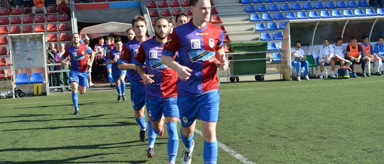 Nuño salta al Nuevo Ganzábal el pasado curso vestido con la camiseta azulgrana.