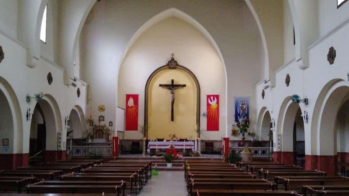 Los ladrones entraron en el despacho del párroco mientras este celebraba la misa.