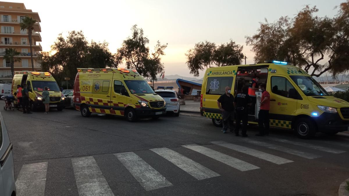 Dos heridos a puñaladas en una reyerta entre un camarero y un cliente en Can Picafort