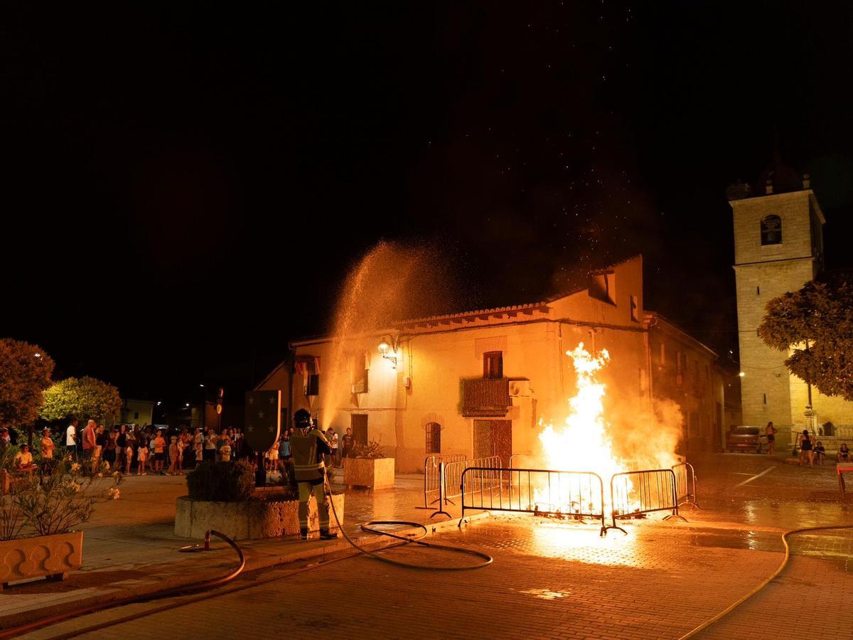 Una noche mágica en las hogueras de la noche de San Juan en Tagarabuena y Toro Una noche mágica en las hogueras de la noche de San Juan en Tagarabuena y Toro