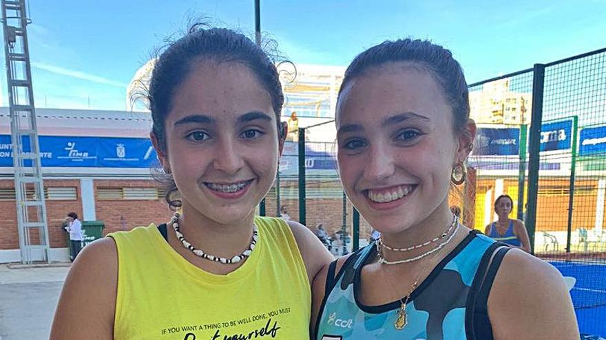 Palas con futuro en el pádel femenino asturiano