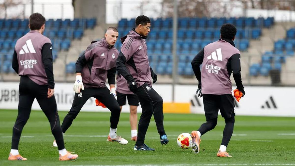 Bellingham se ejercita junto a compañeros como Lunin en la previa del partido de Copa