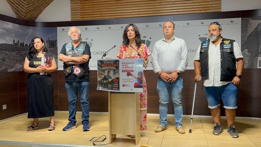 VIDEO | Concentración motera solidaria en Alcuéscar para ayudar a Diego, el niño de 5 años que necesita un donante de médula