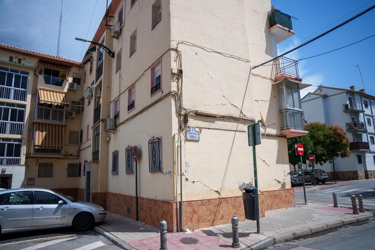 Consecuencias del terremoto de magnitud 5 en edificios y viviendas de la ciudad de Granada. Consecuencias del terremoto de magnitud 5 en edificios y viviendas de la ciudad de Granada.