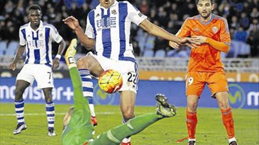 Neville tampoco da con la tecla en el Valencia