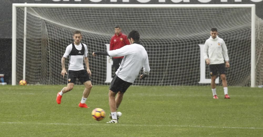 Las mejores imágenes del entrenamiento del Valencia de este domingo