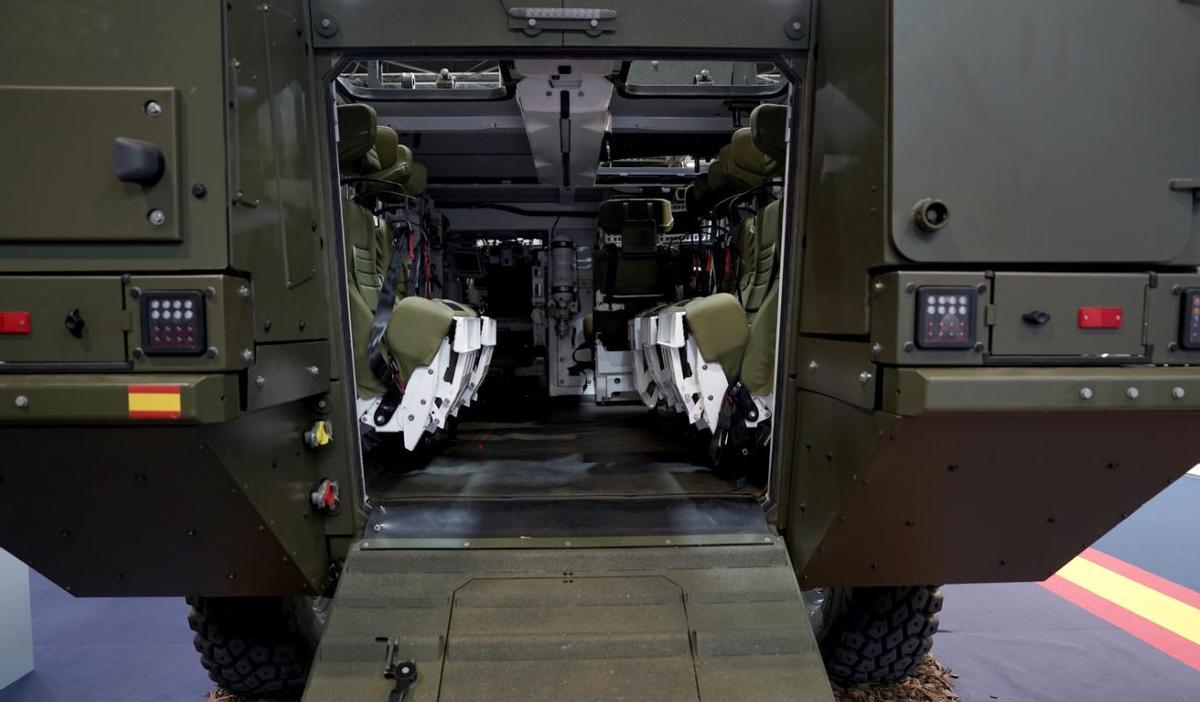 Interior del vehículo de combate Dragón 8X8.