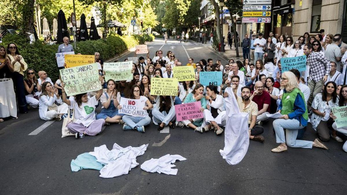 Protesta de los médicos cacereños el pasado octubre, durante otra jornada de huelga.