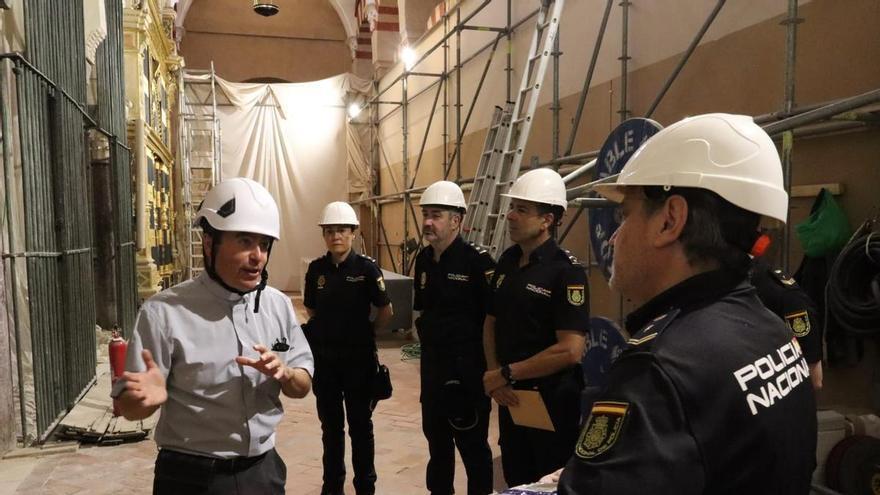 La Policía Científica devuelve al Cabildo los restos analizados tras el incendio de la Mezquita-Catedral de Córdoba