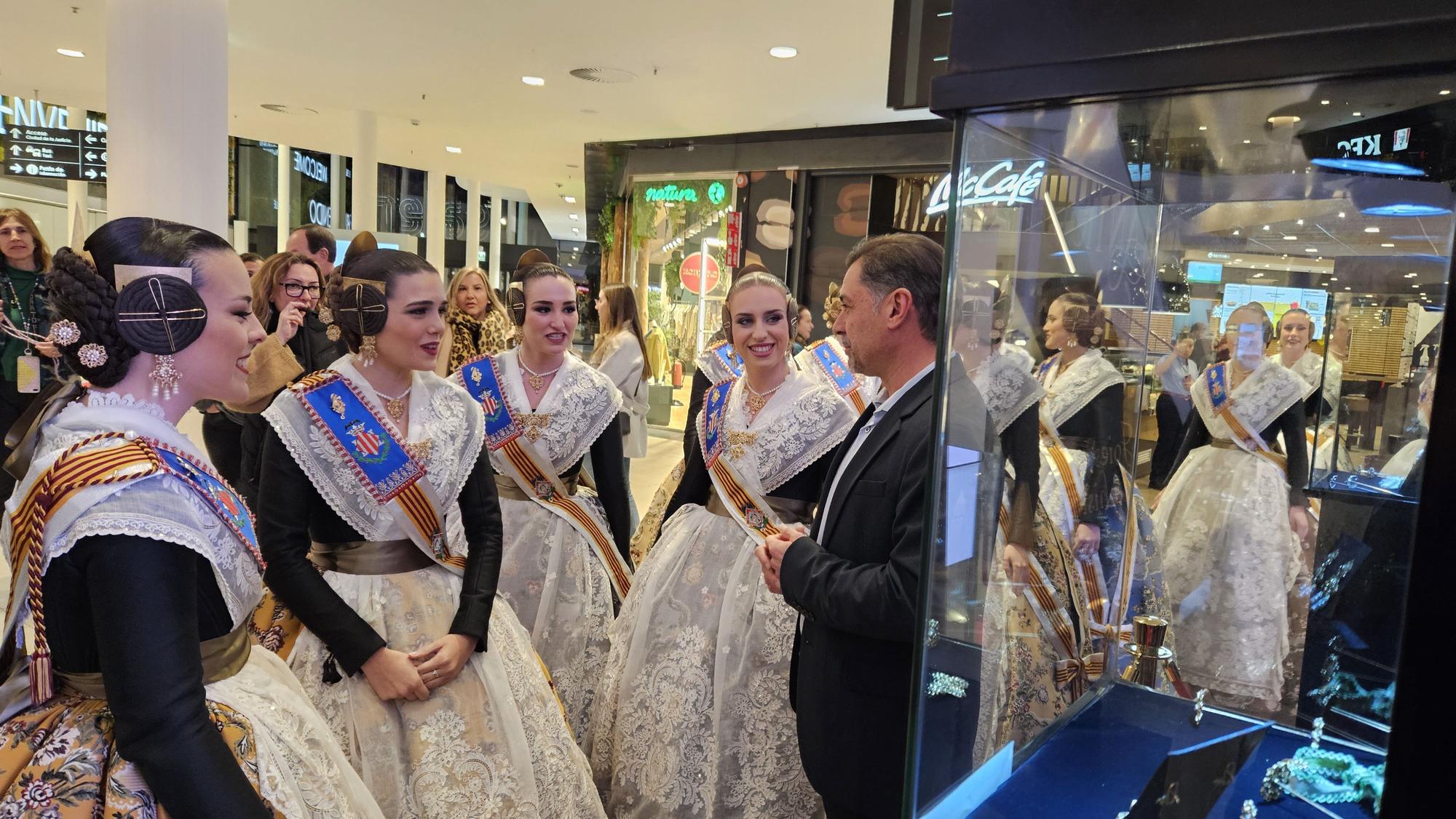 Indumentaria en las Fallas del Centro Comercial El Saler