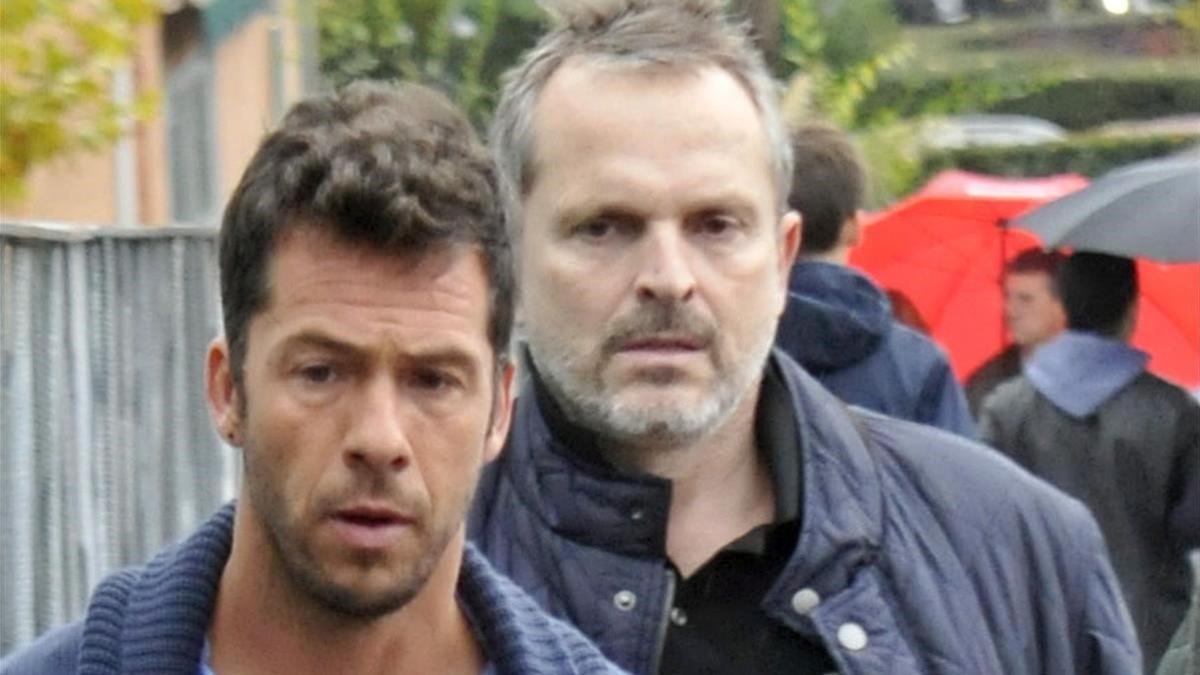 lmmarco45625962 el cantante miguel bose y nacho palau por las calles de madr181026114556