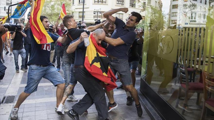 Agresión ultra en Valencia a manifestantes nacionalistas