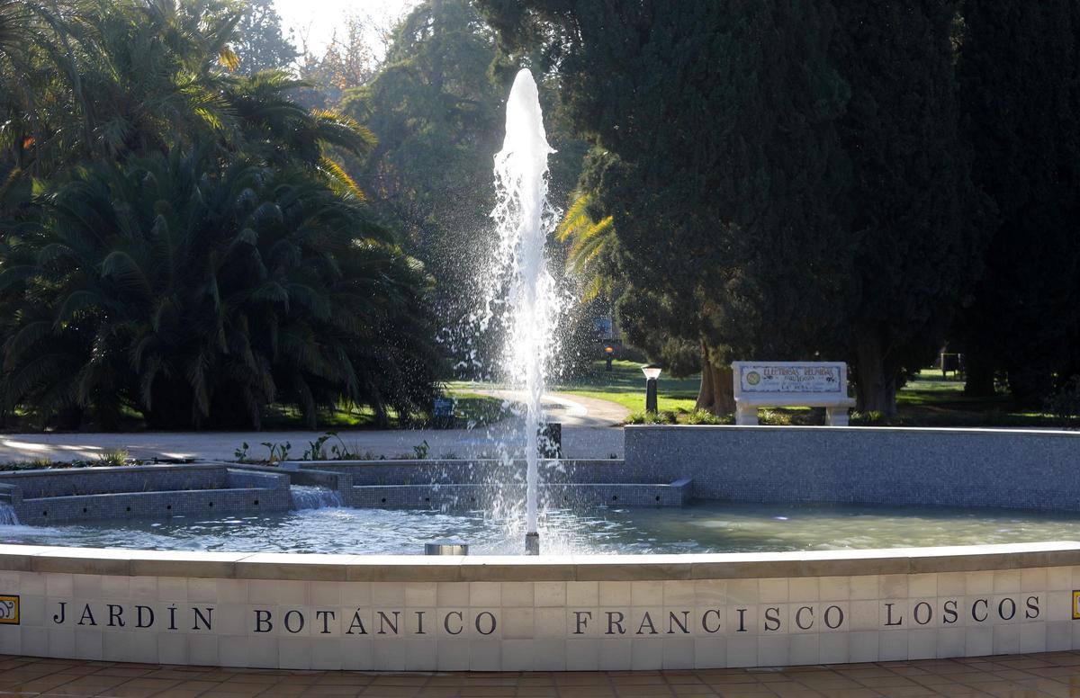 El antiguo estanque ornamental del parque grande ha sido sustituido por una fuente.