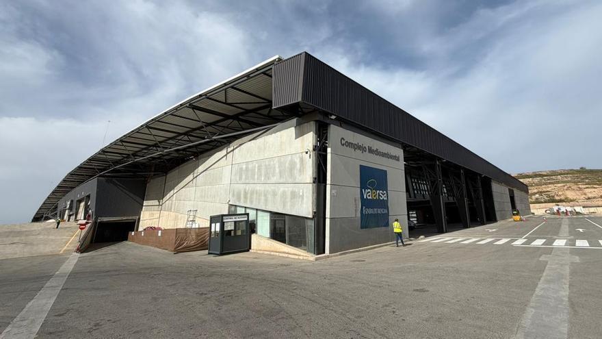 El Consorci Crea pospone autorizar la llegada de hasta 48.600 toneladas de basuras de la Vega Baja ante el rechazo de Villena