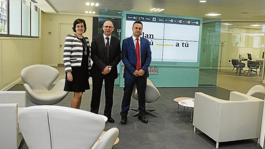 La entidad estrena las nuevas oficinas en Plasencia con cajeros renovados