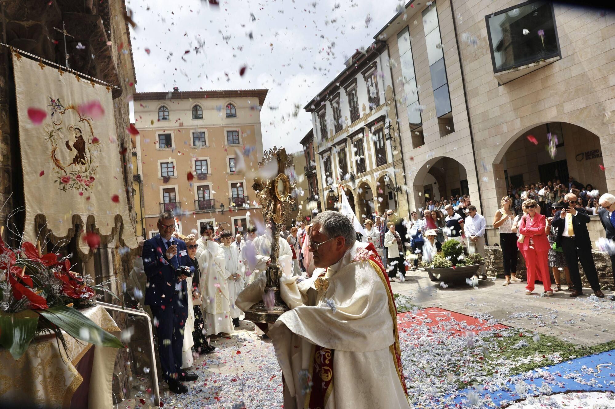 En imágenes: Así fue la celebración del Corpus Christi en Avilés