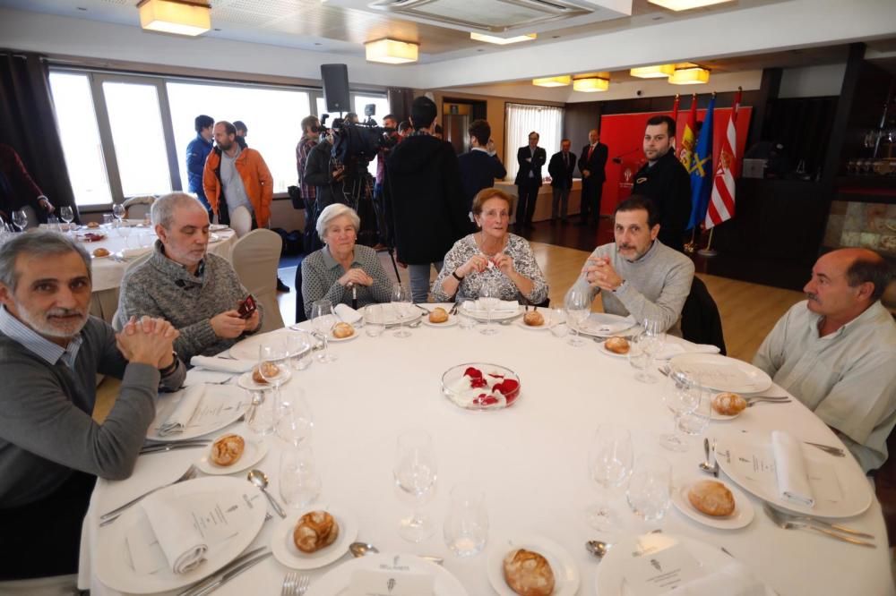 Homenaje a los socios veteranos del Sporting.