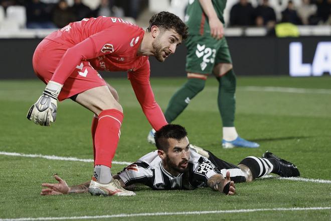 La derrota en casa del FC Cartagena frente al Eibar, en imágenes
