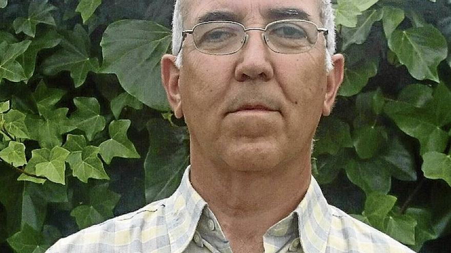 El escritor, Cruz Díaz, publica un nuevo libro intimista de poemas