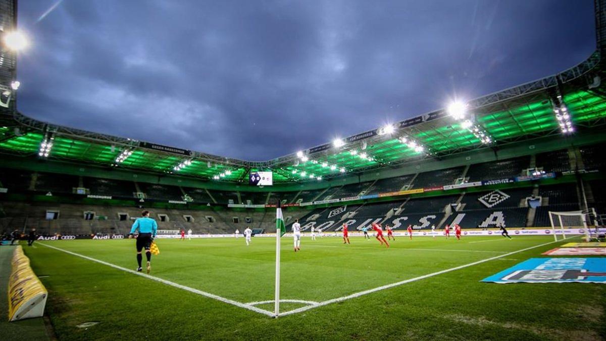 Imagen del partido entre Borussia Mönchengladbach y Colonia celebrado a puerta cerrada.