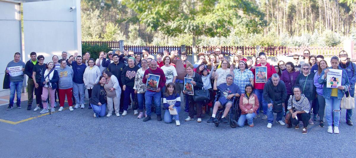 Acto das asociación Ambar e A Creba no Día da Saúde Mental.