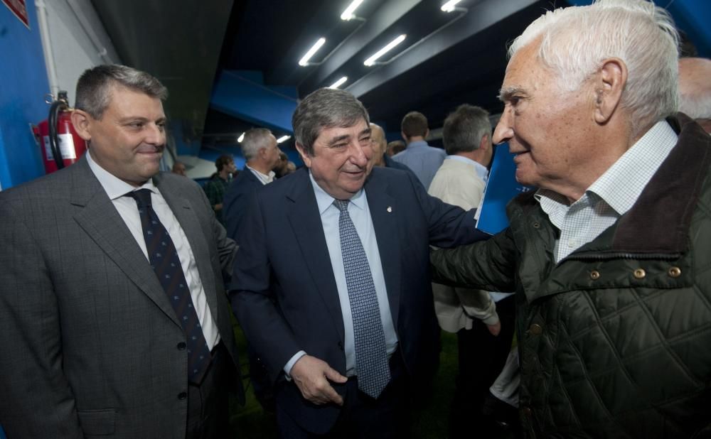 Arsenio, Beci, Manolete, Vicente, Manjarin, Manuel Pablo, Mosquera, Tino y Lendoiro, que por primera vez desde su salida volvió al estadio, entre los asistentes de 110% BLANQUIAZUL.