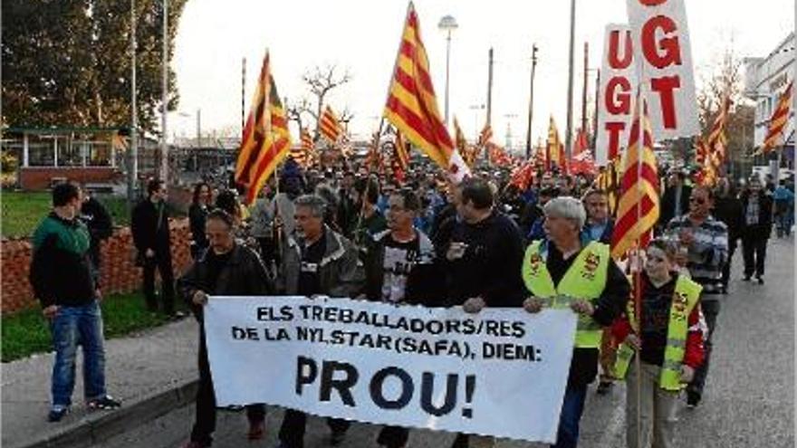 Imatge d&#039;una acció de protesta dels treballadors de Nylstar del març de l&#039;any passat.