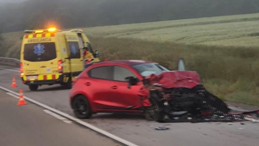 Un dels cotxes implicats en l'accident de trànsit de la C-63 a Vidreres