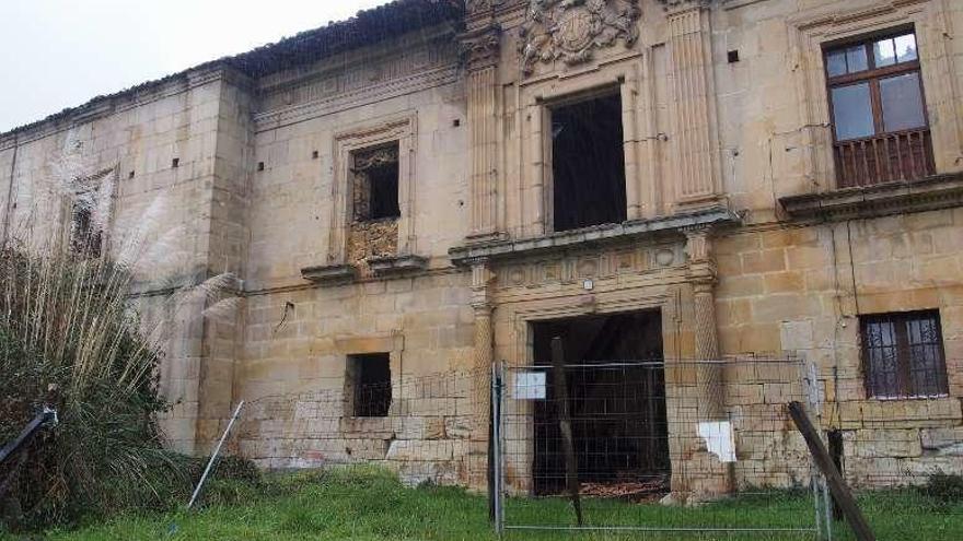 El estado actual del palacio de Celles.