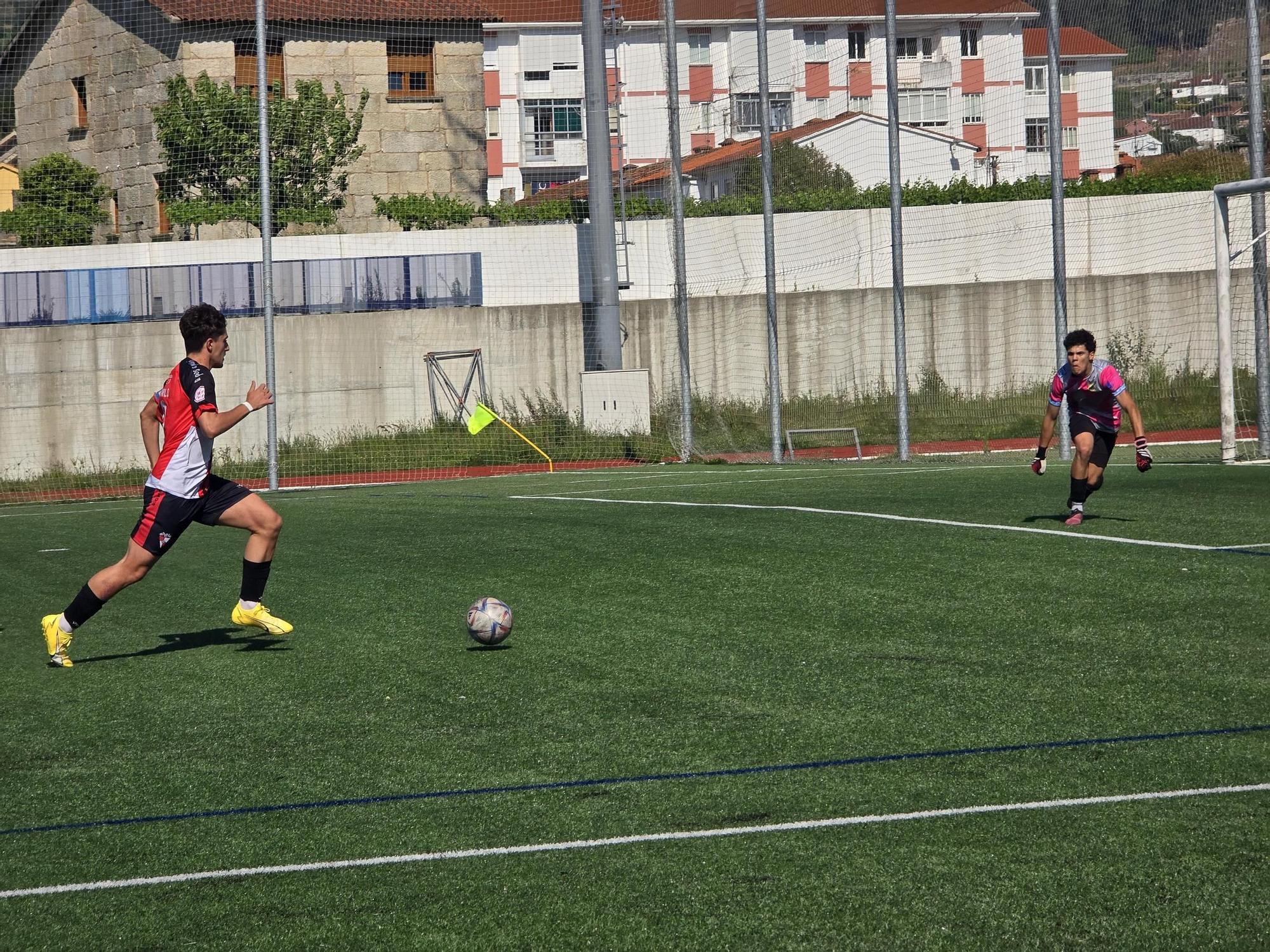 El Juvenil B del Arosa se proclama campeón de la Liga Gallega y logra así el ascenso directo a Liga Nacional tras vencer al Marín (0-3).