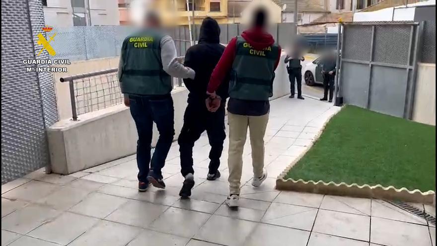 La Guardia Civil atrapa al supuesto autor del asalto a 23 viviendas de la Vega Baja