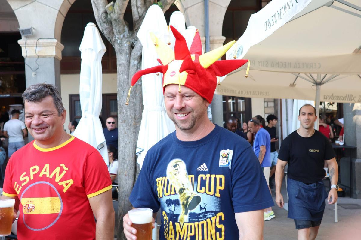 Final del Mundial de fútbol - Aficionados de la selección española ven la final en la Plaza Mayor