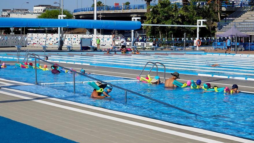 La Piscina Municipal de Santa Cruz amplía su horario y también abrirá los domingos y festivos