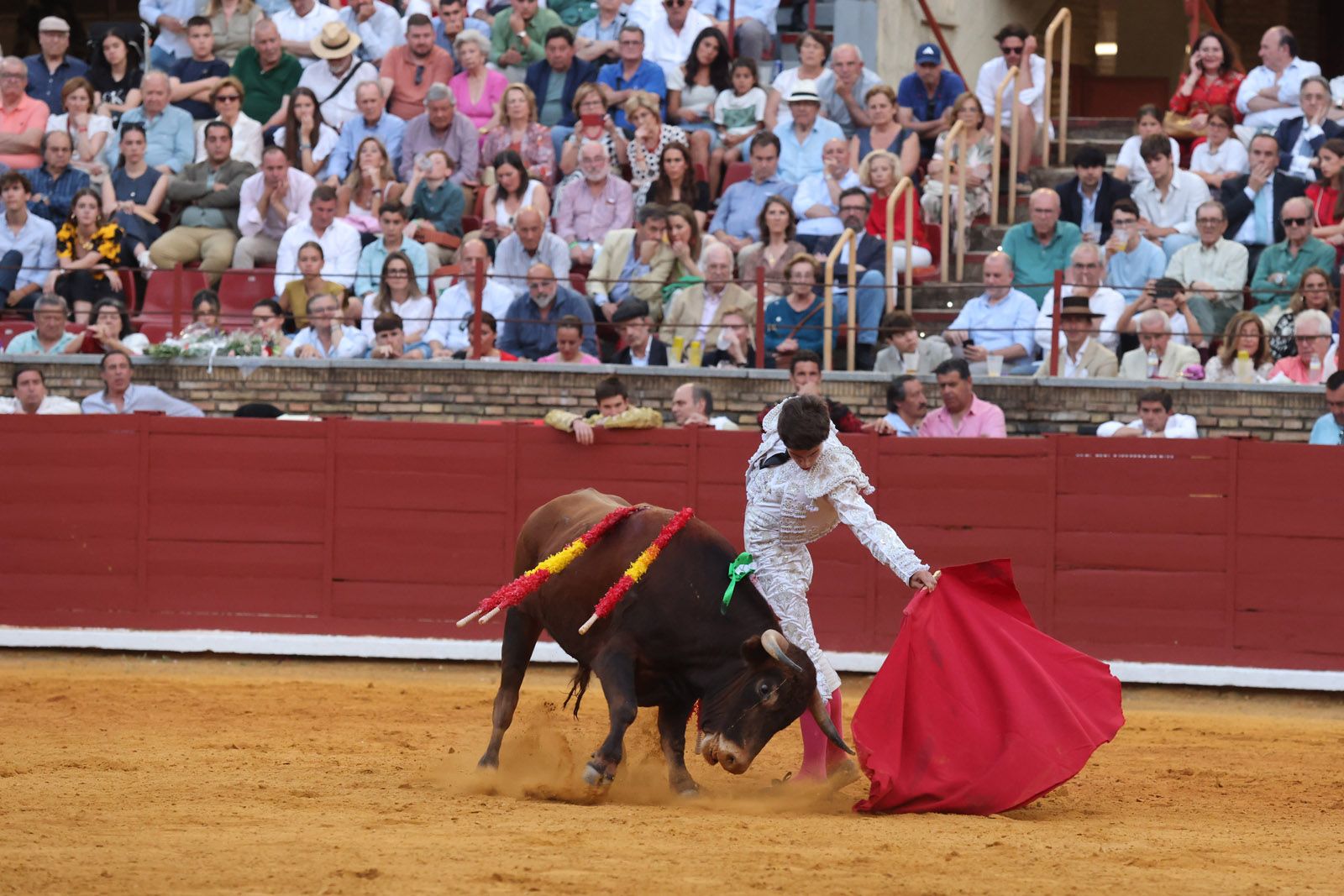 Javier Zulueta y Manuel Quintana abren la puerta de Los Califas