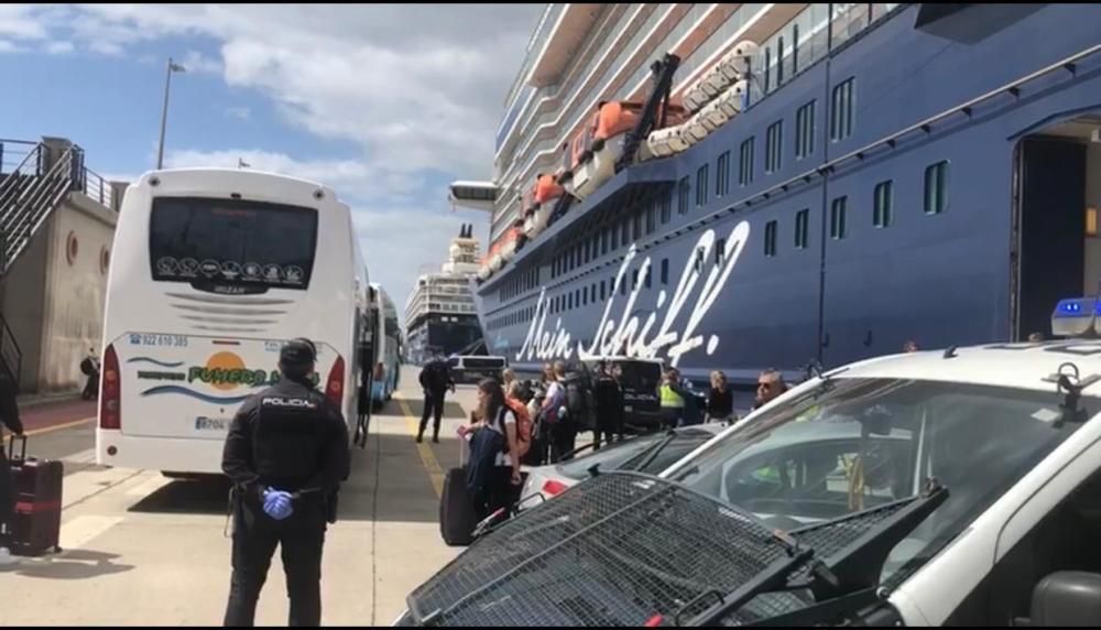 Desembarco de pasajeros de un crucero