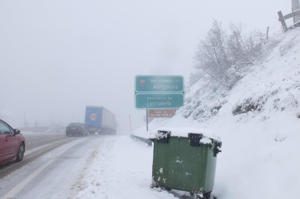 Nieve en el puerto de Pajares