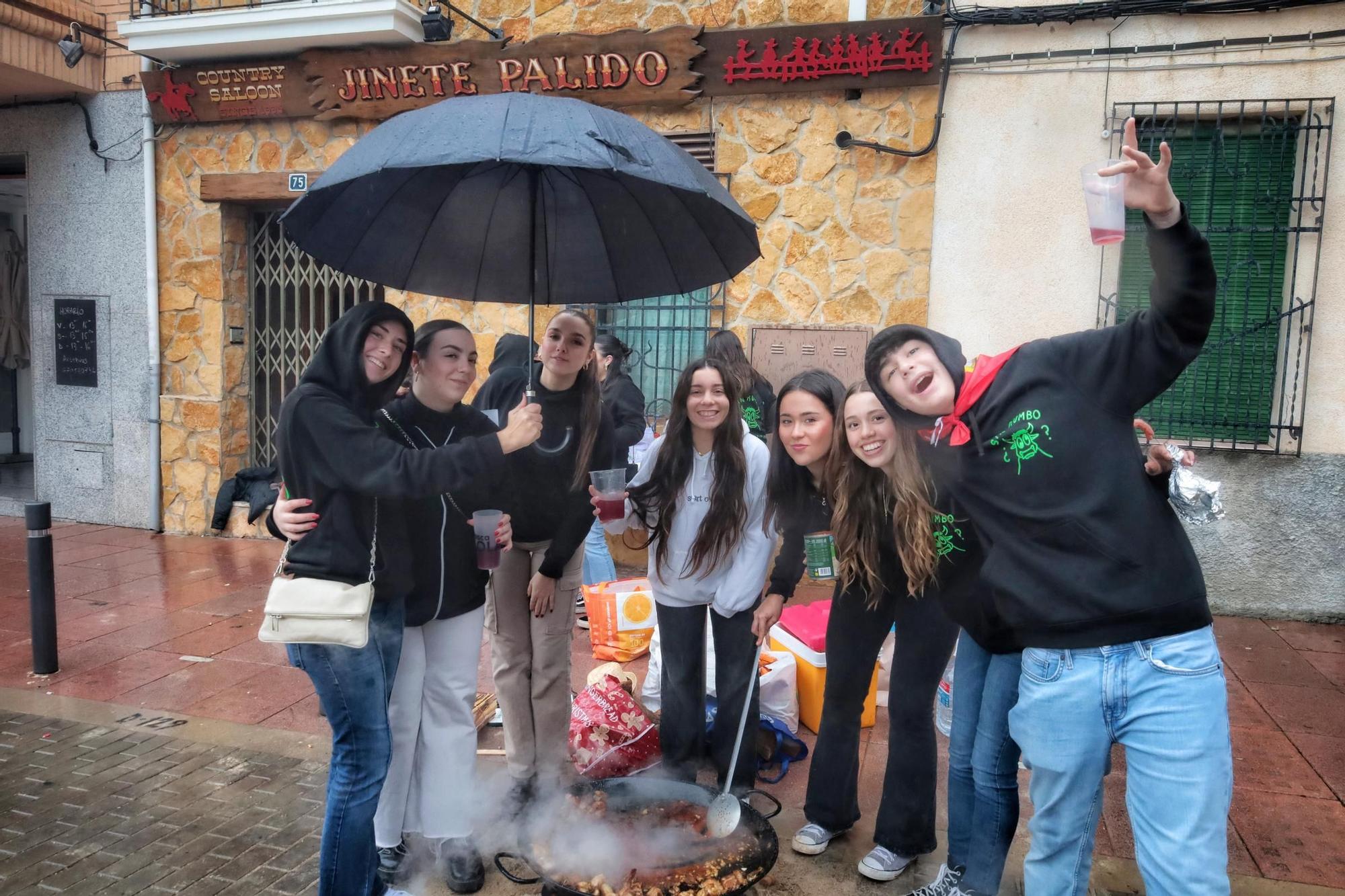 Lluvia en las paellas de Benicàssim