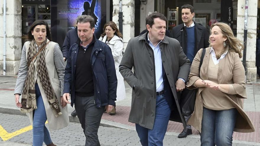 El presidente de la Junta, Fernández Mañueco, en su visita a Burgos para apoyar la candidatura de Cristina Ayala. | Ricardo Ordóñez - Ical