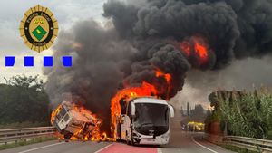 El aparatoso accidente entre una furgoneta y un autobús en la carretera GI-600 a su paso por Tordera.