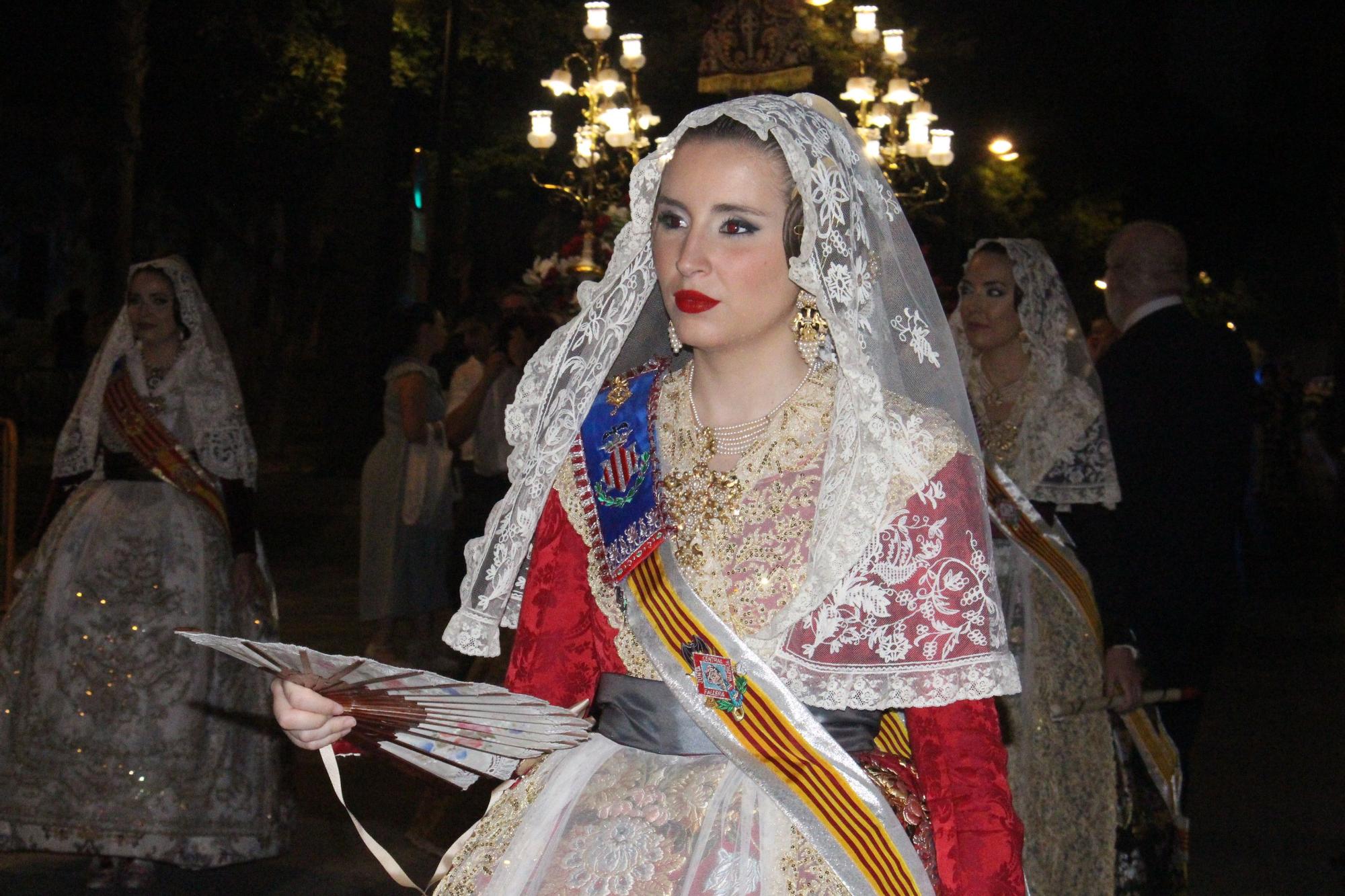 Carmen, Nerea, las cortes y las fallas de Zaidía acompañan al Cristo de la Fe