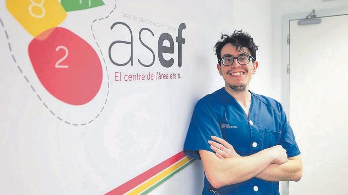 El dermatólogo Daniel Virseda se incorporó a la plantilla de dermatología en noviembre de 2024. | MARCELO SASTRE