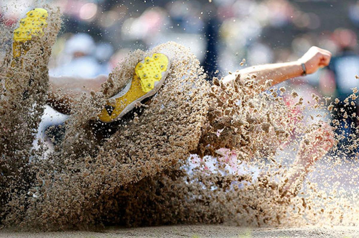 El txec Roman Sebrle, en la prova de salt longitud del decatló dels Campionats d’Europa d’Atletisme, a Hèlsinki.