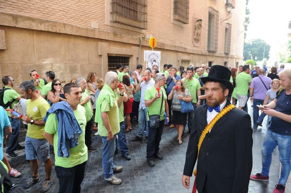 Pleno municipal con protesta