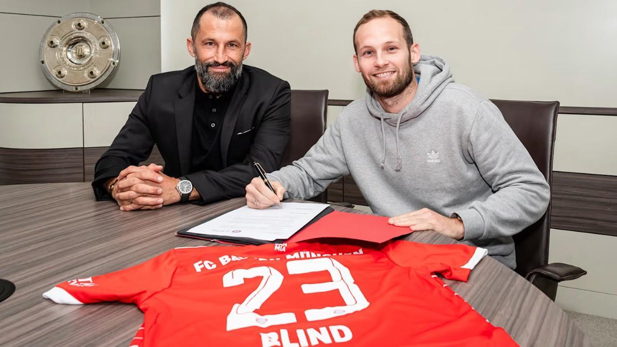 Blind en su firma con el Bayern Múnich