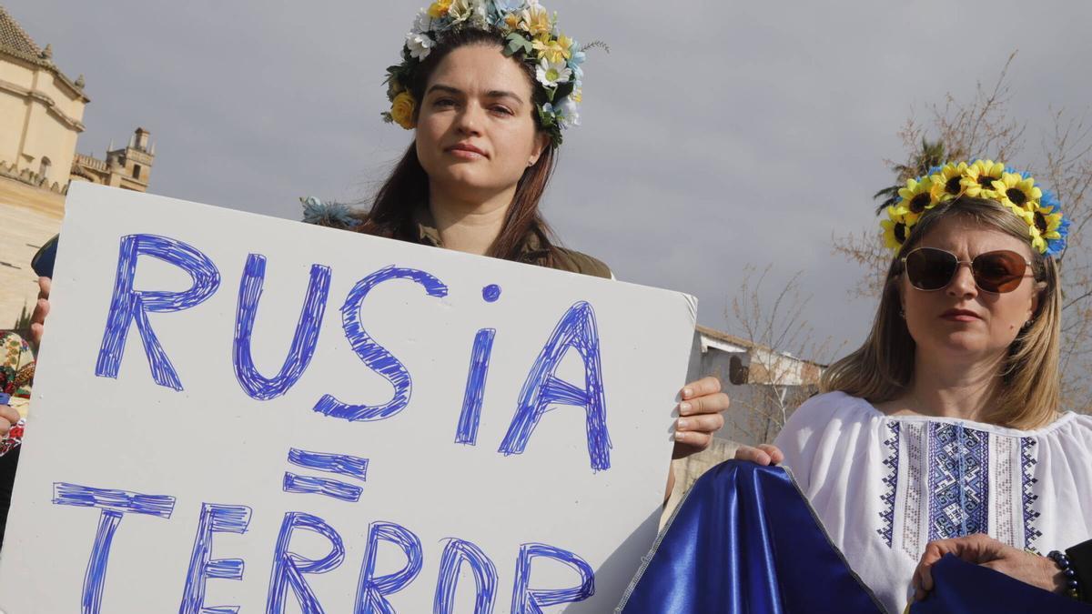 Ucranianos en Córdoba se reúnen para recordar cuatro años de guerra