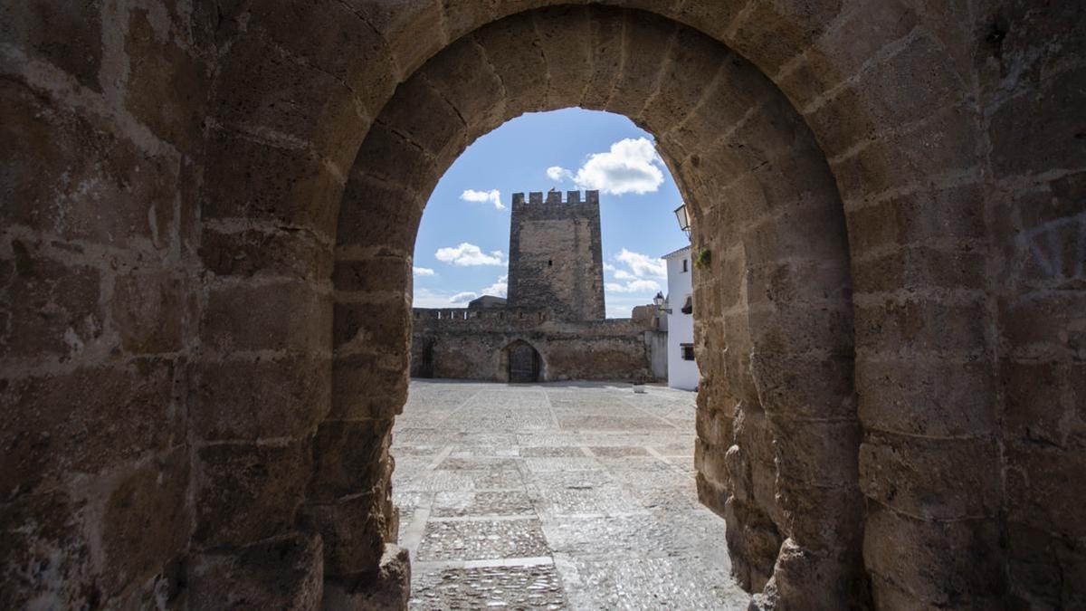 Plaza del Castillo de Buñol, donde Alejandro Amenábar rodará la película 'El Cautivo' y hacen un casting en Buñol este fin de semana.