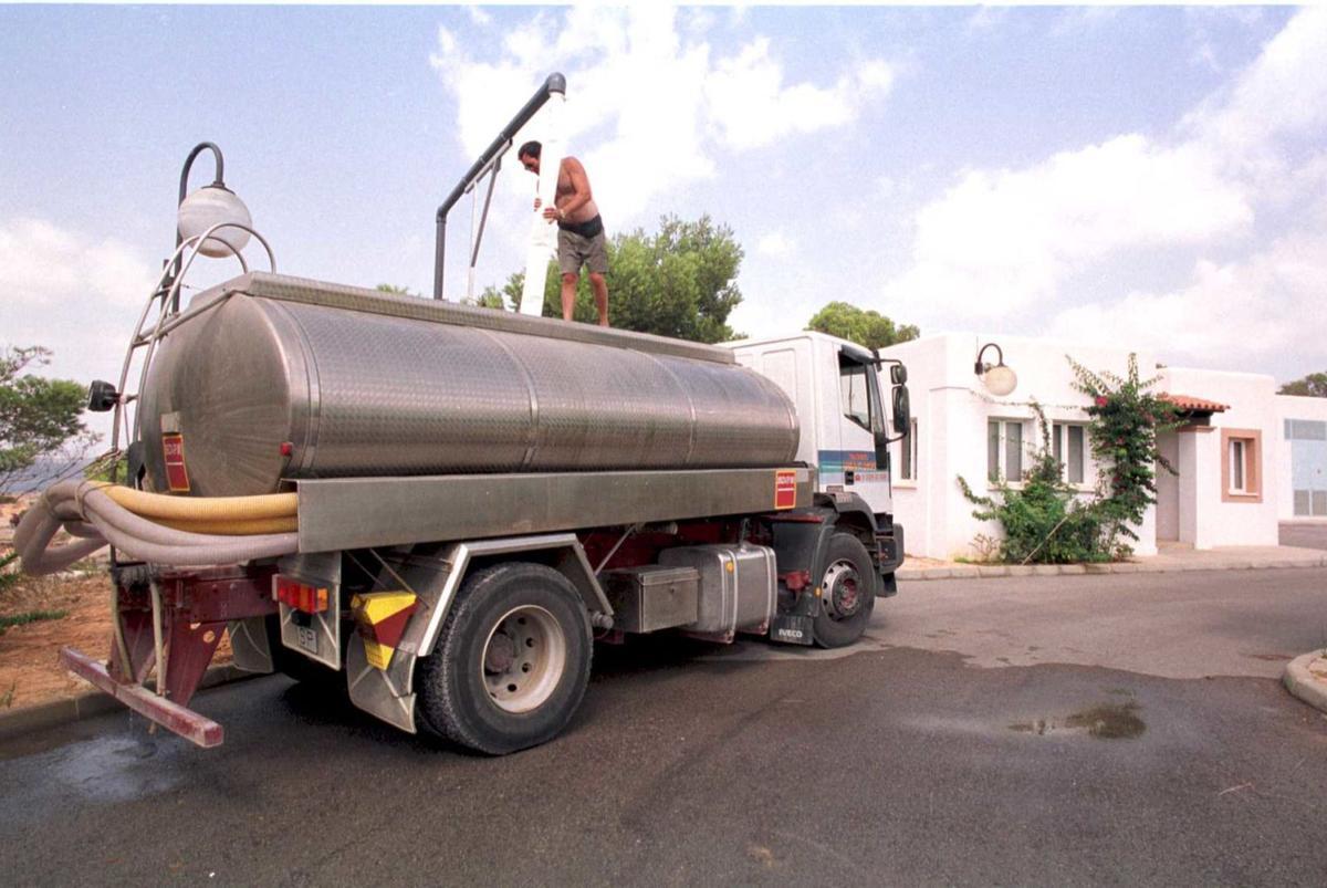 El Govern licita una desaladora móvil para afrontar este verano la sequía en Ibiza