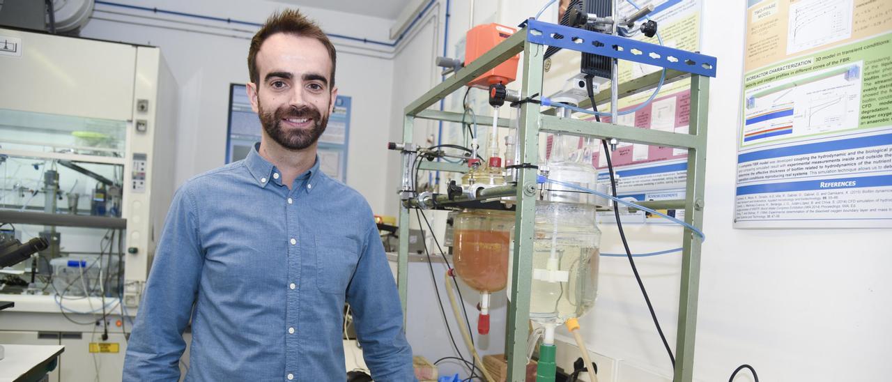 Toni Dorado en un laboratori de la Politècnica