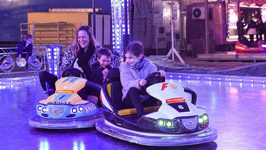 Los autos de choque para niños, una divertida atracción en la que disfrutar hasta el 16 de enero.